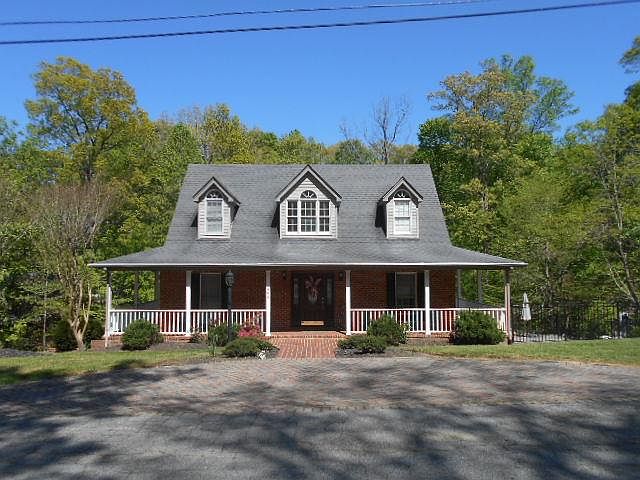 1st image of 465 Berkshire Dr