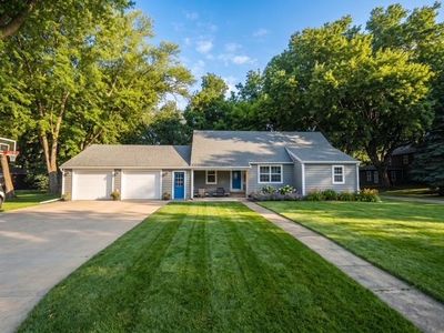 403 S Cedar Ave, Graettinger, IA, 51342