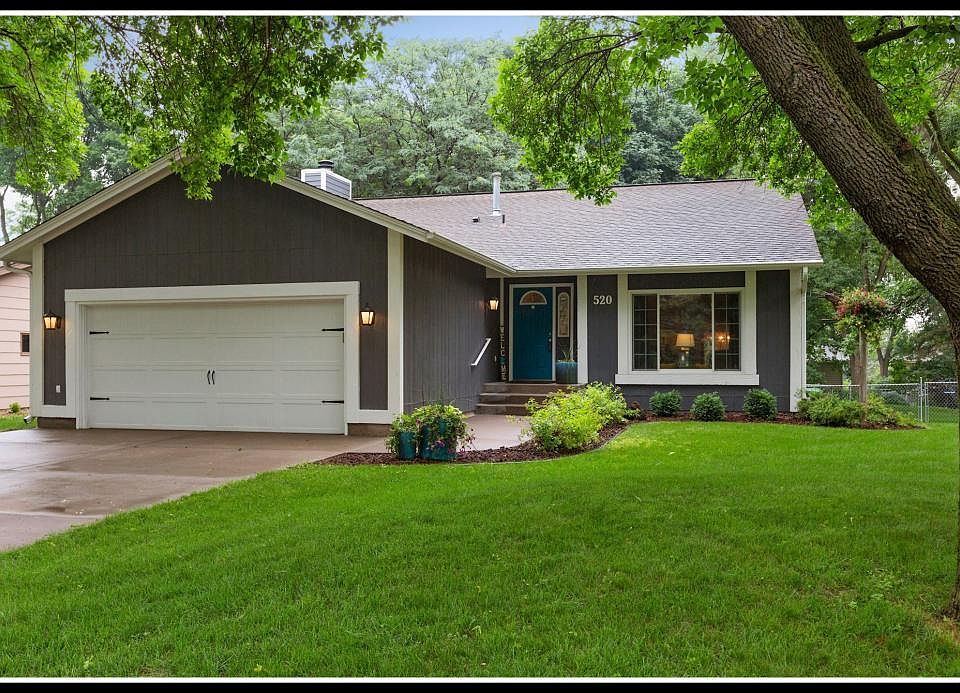 1st image of 520 Lake Cove Ct