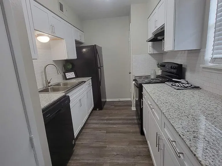 Casa Del Rey Apartments — Photo 13