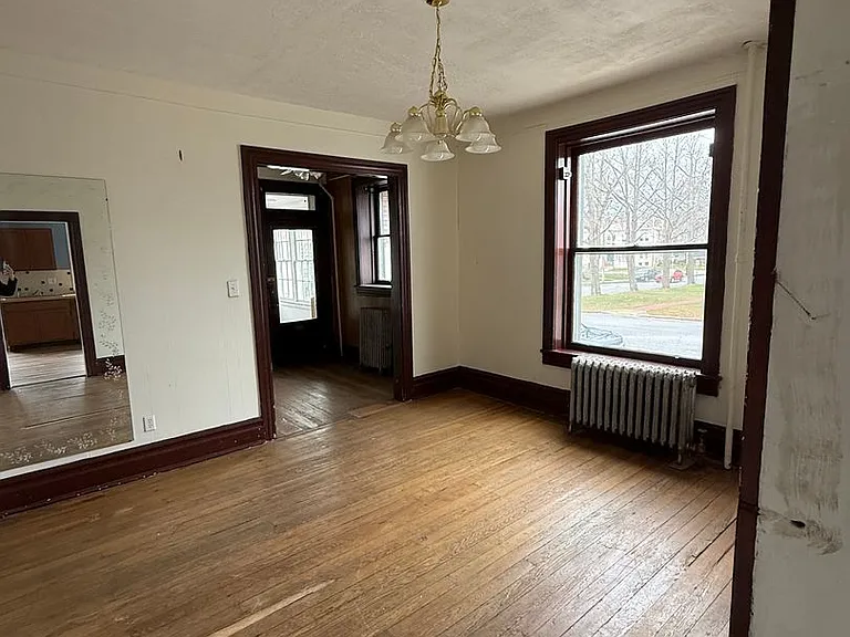 49 W Commerce St — Photo 13