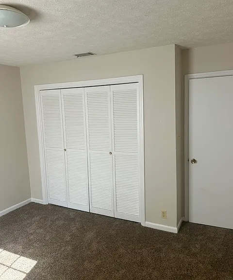 811 Lakeview Ct — Photo 13