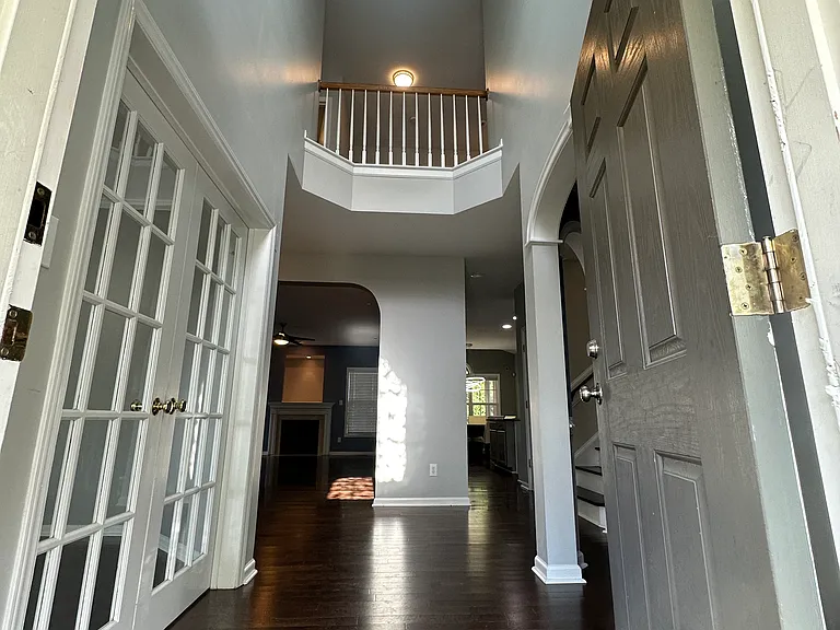 2503 Becketts Ridge Dr — Photo 2