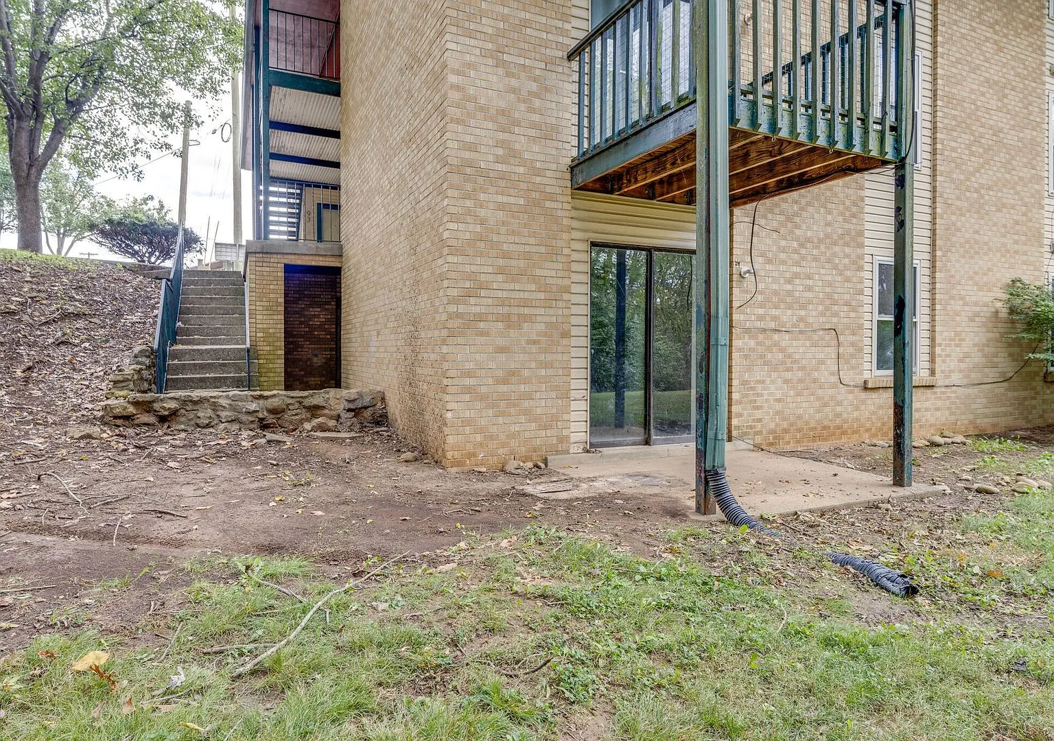 Updated ground floor unit across from Madison Park — Photo 2