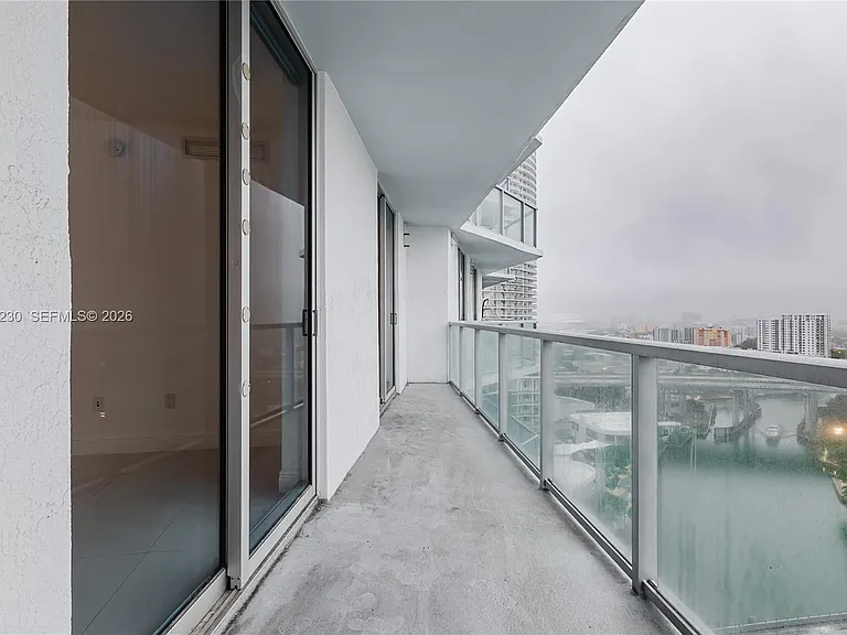 185 SW 7th St #2007 — Photo 21