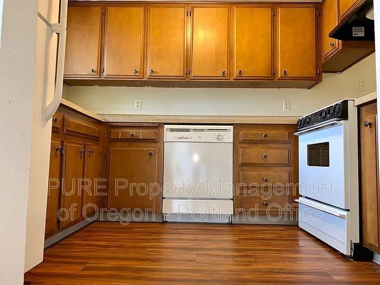2143 SW Townsend Ct — Photo 2