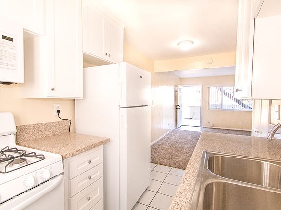 3rd image of 765 Agate St APT 4