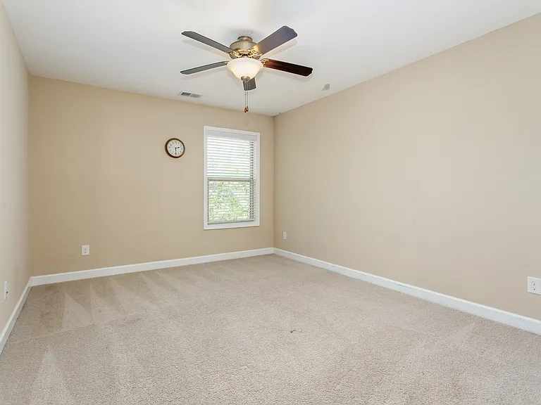 930 Hampton Oaks Dr — Photo 24