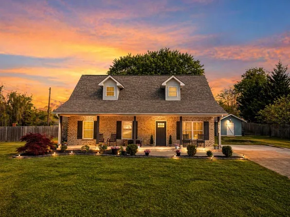 153 Gayle Ave, Lenoir City, TN 37771