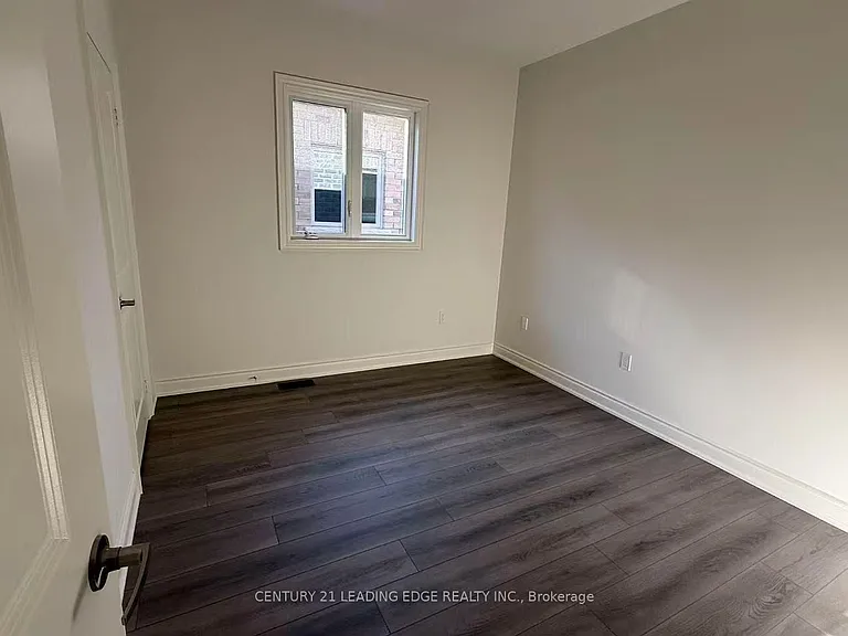1466 Wheatcroft Dr — Photo 8
