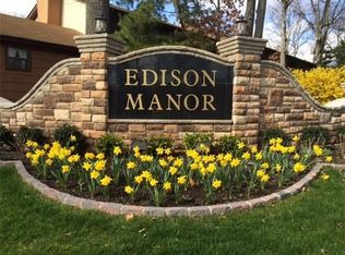 2906 Merrywood Dr, Edison, NJ 08817