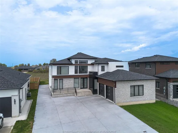 7 Cypress Point, Leamington, ON N8H 0G1