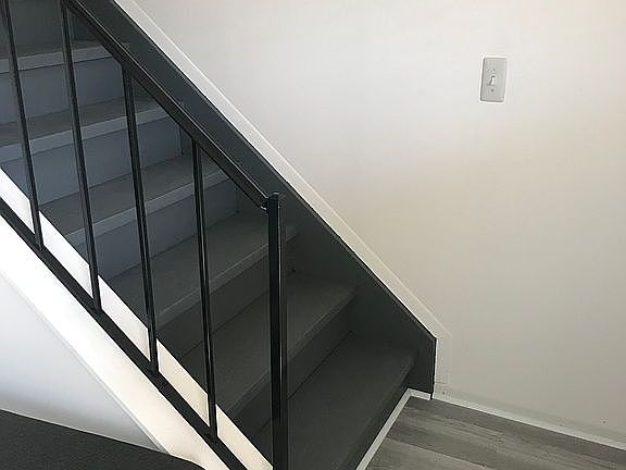 4th image of 4711 Shoreline Blvd