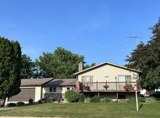 405 4th St NE, Plainview, MN 55964