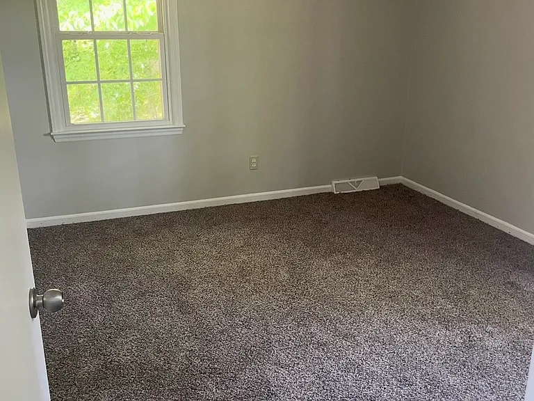 6 Oakridge Ct — Photo 4