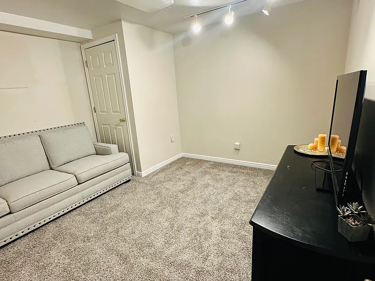 1225 N 900 E — Photo 5