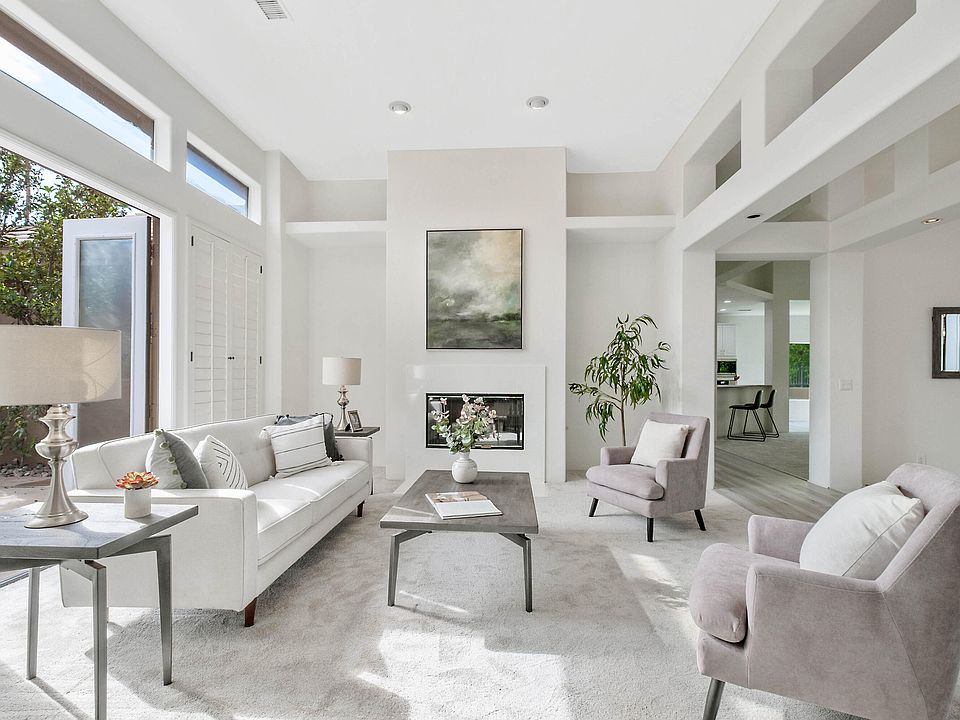 1st image of 41965 Jones Dr