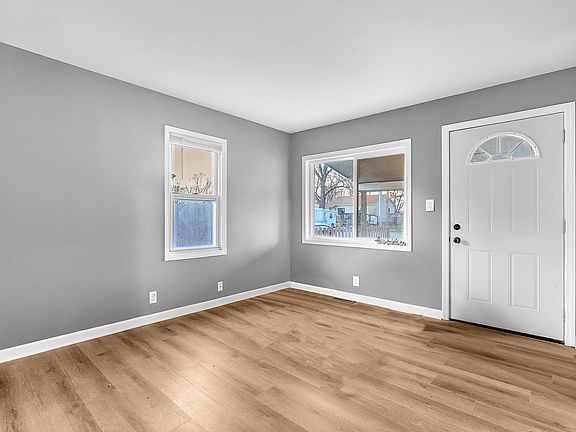 3rd image of 31 Tyler St