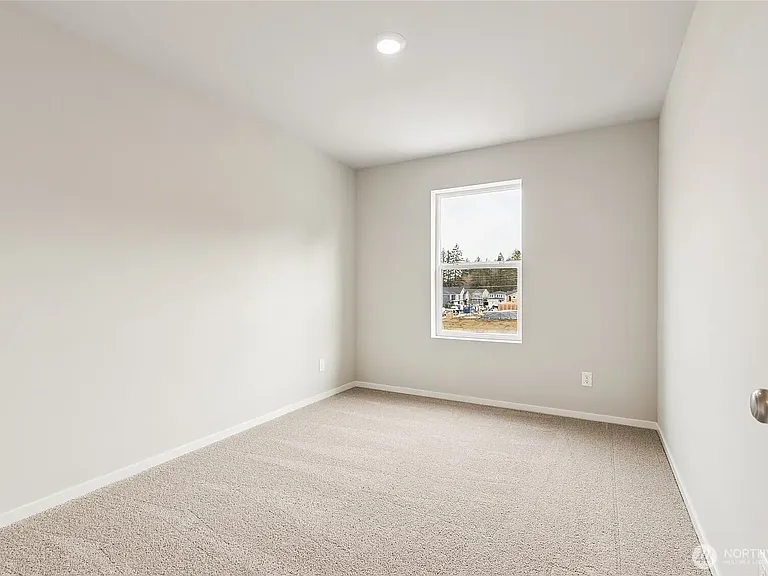 2126 Trailside Dr NE — Photo 9