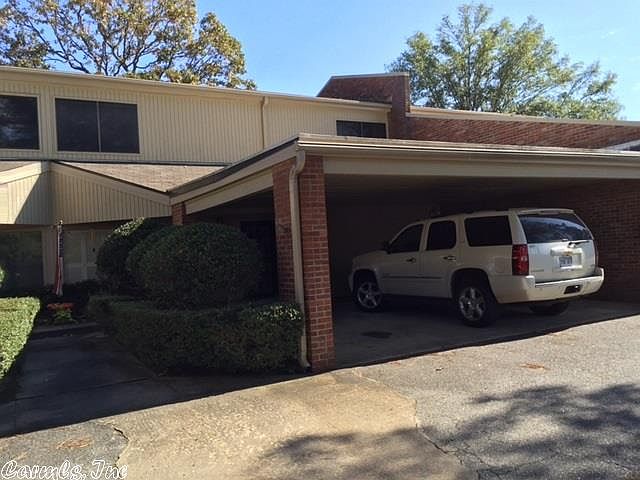 1st image of 900 W 46th Ave