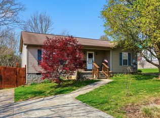 102 Rosebud Ave, Irvine, KY 40336