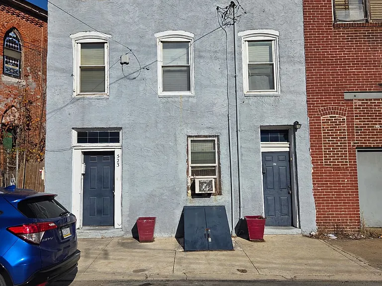 523 Concord Ave #1R — Photo 1