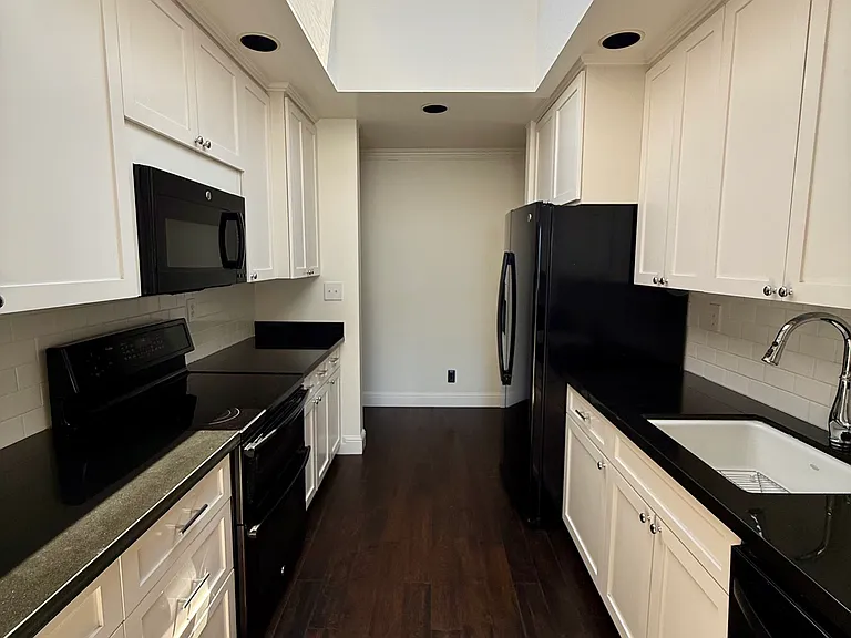 320 Vallejo Dr #42 — Photo 3