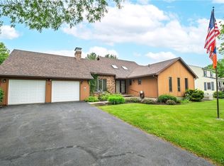 22 Lilac Ln, Oswego, NY 13126