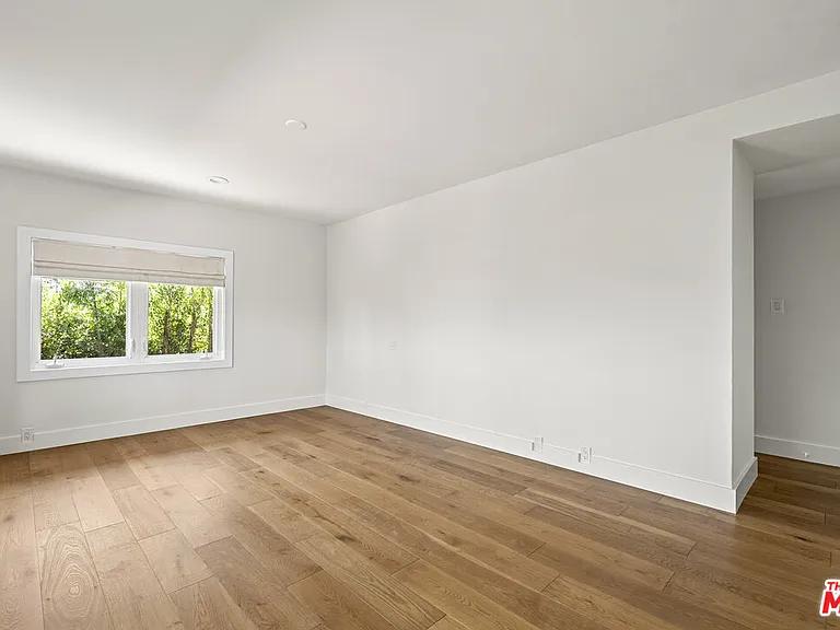 9881 Beverly Grove Dr — Photo 18
