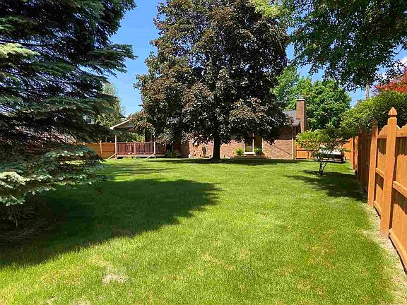 3rd image of 3432 Fairway Dr