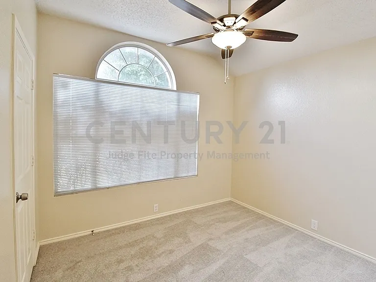 210 Ridgecrest Dr — Photo 7
