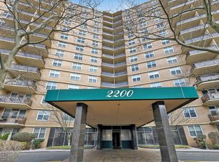 2200 N Central Rd APT 10B, Fort Lee, NJ 07024