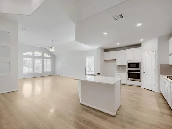 137 Switch Bud Dr, Buda, TX 78610