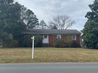 841 Van Buren St, Herndon, VA 20170