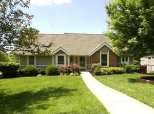 6200 NW Pineridge Rd, Parkville, MO 64152