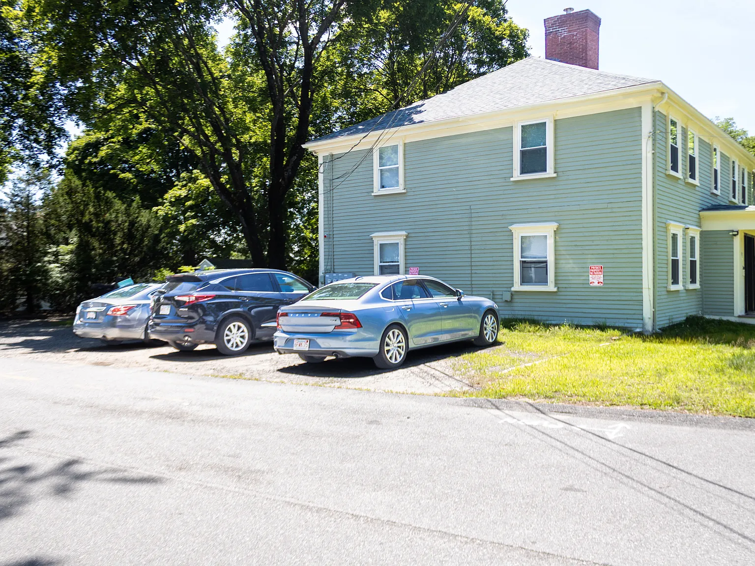 3 bed, 1400 sqft, $3,800 — Photo 2