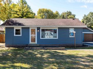 994 Pine Rd, Bay City, MI 48706