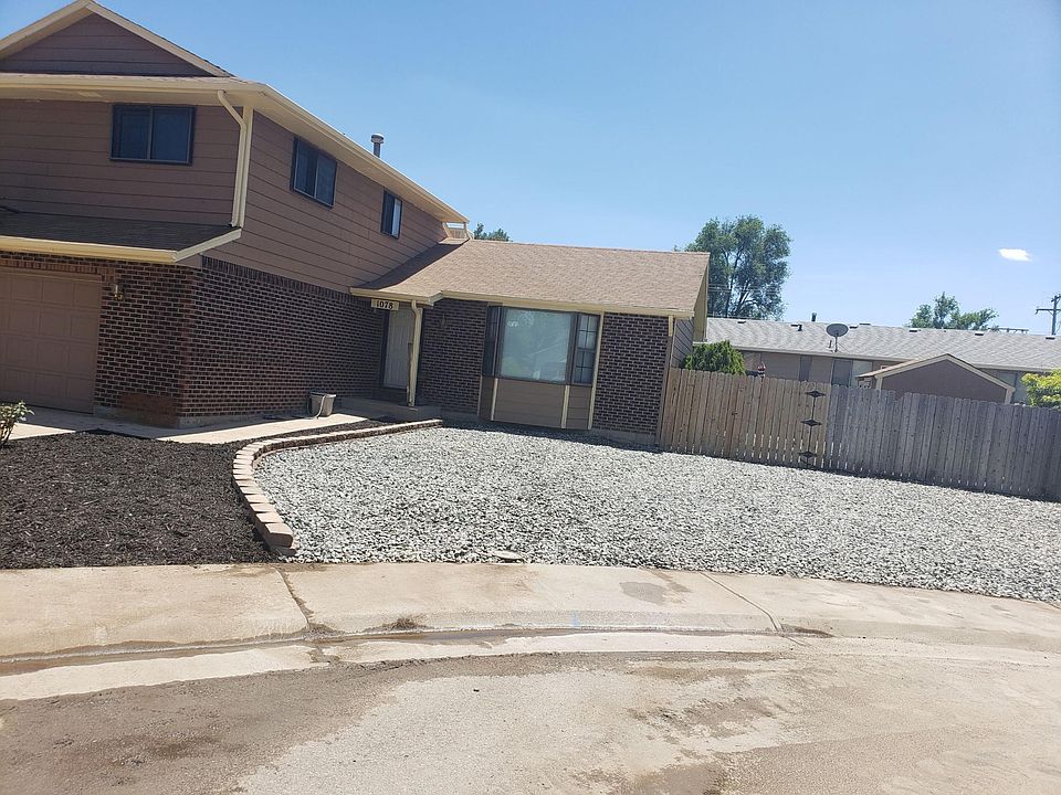 Front of house and maintenance free yard