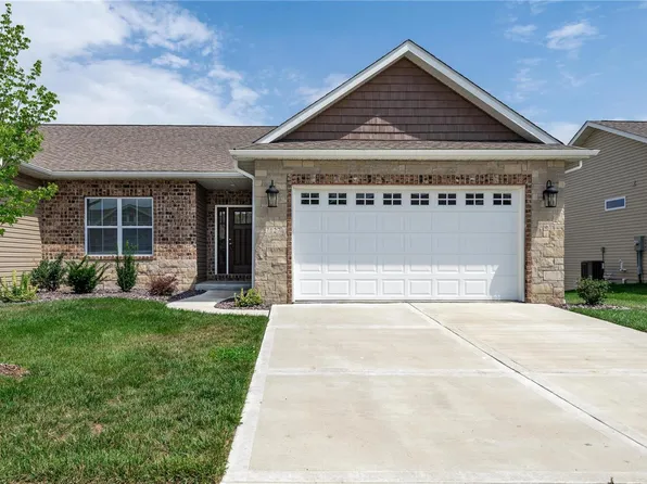 7127 Remington Villa Dr, Maryville, IL 62062