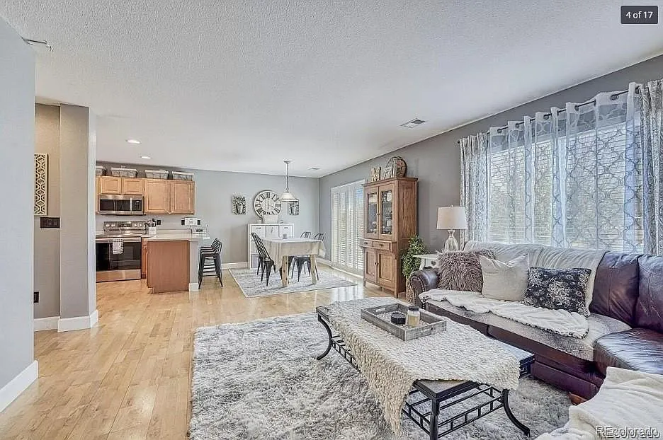 3 bed, 2.5 bath, 1540 sqft, $2,900 — Photo 3
