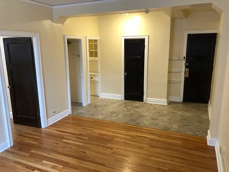Chateau Apartments — Photo 46