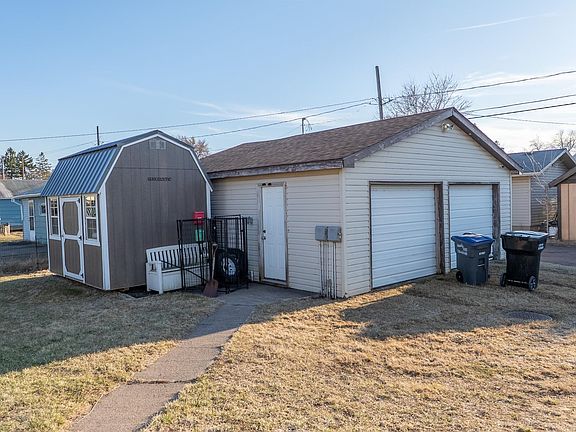 5th image of 409 Clough Ave