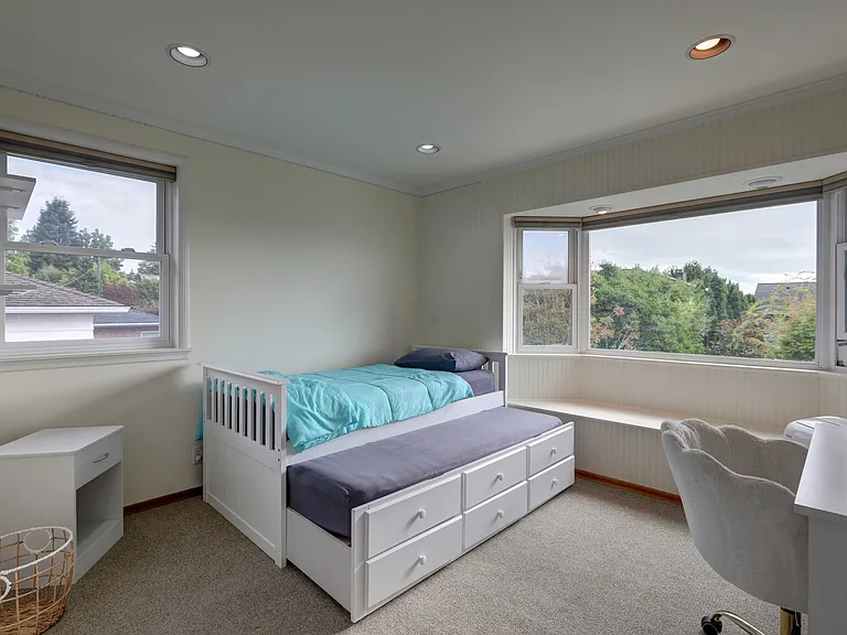 5822 Ann Arbor Ave NE — Photo 9