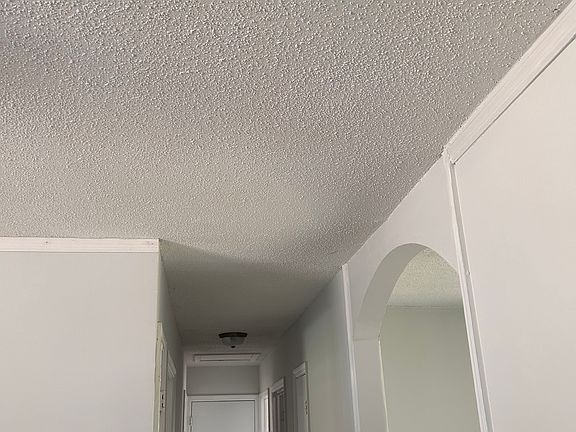 4th image of 2914 Dahlia Dr