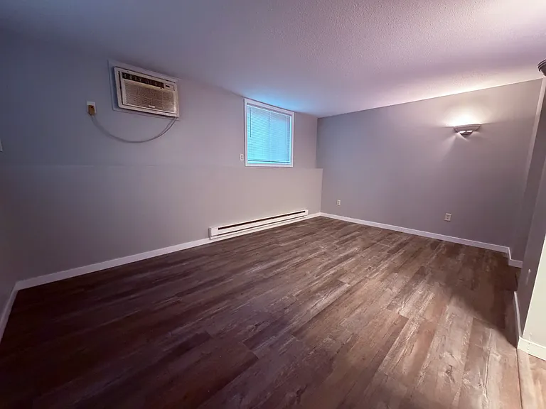 209 Park St #4 — Photo 6