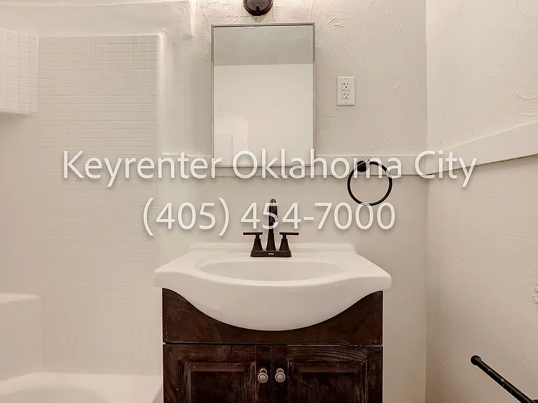 4913 N Willow Ave — Photo 20