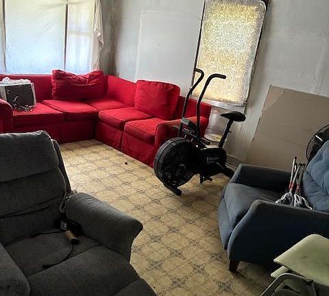 4th image of 609 Darst Avenue