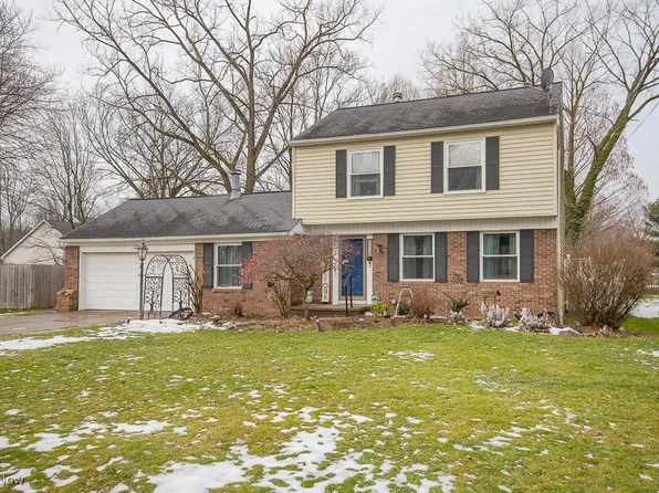 6860 Fitch Rd, Olmsted Township, OH 44138