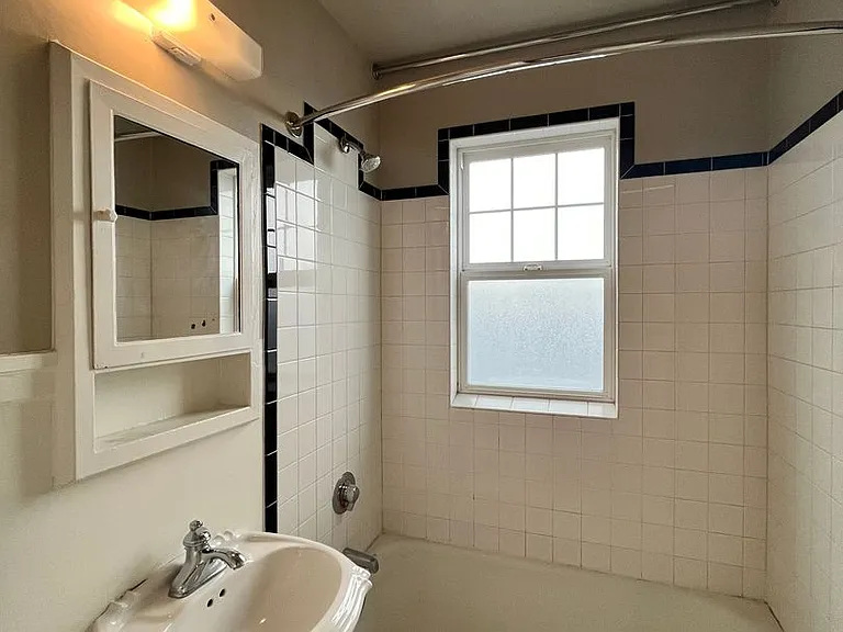 Belmont Court by Star Metro — Photo 16