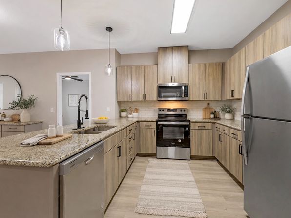 1601 NW 38th St #300